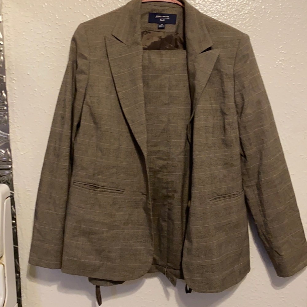 Size 10 brown pant suit set.